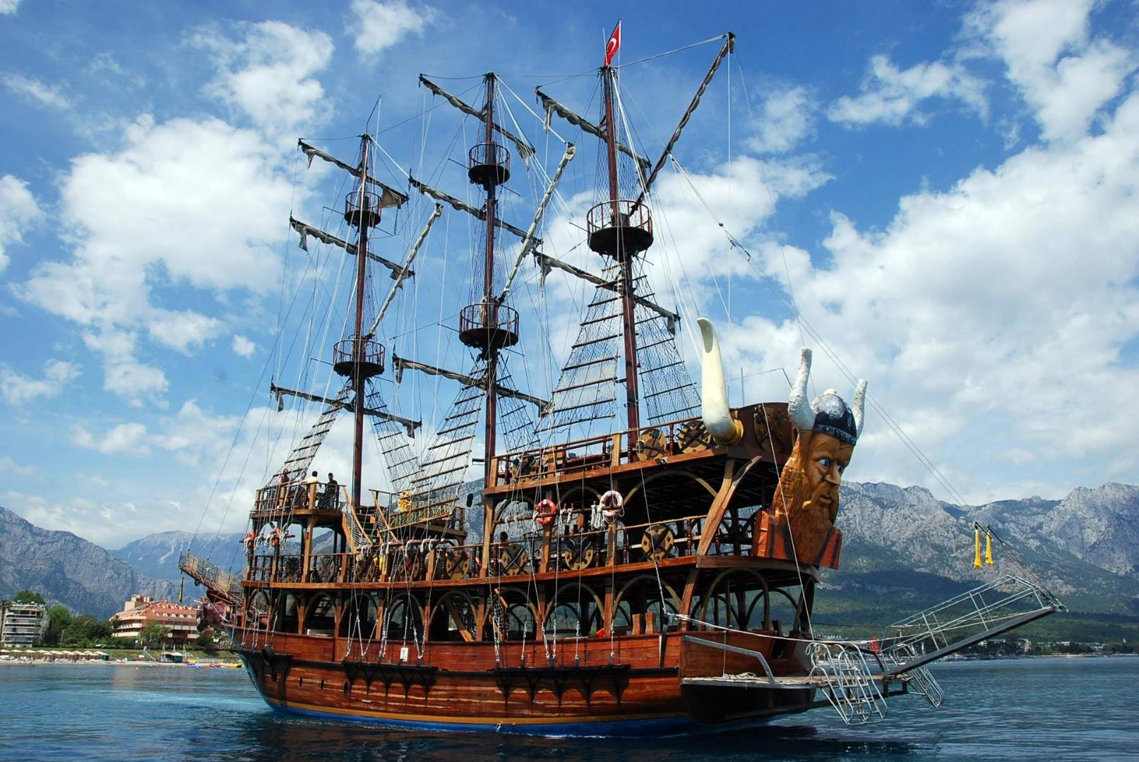 Alanya Pirate Boat Tour with Lunch, Soft Drinks & Foam Party - 2